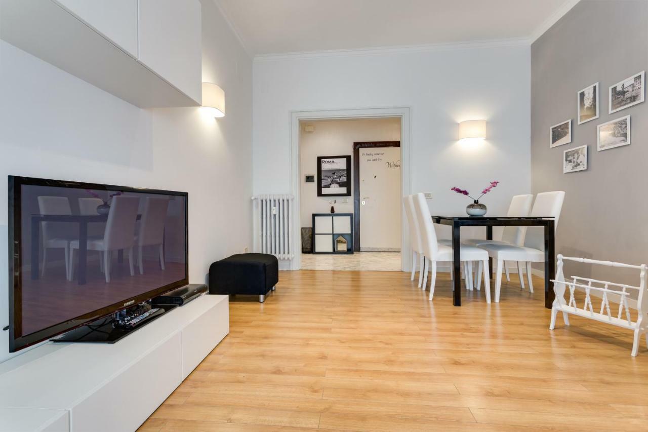 Goldie Rome Extérieur photo